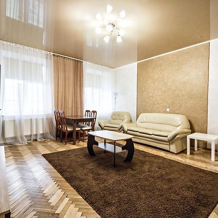 Apartment In A City Center! Krakivska,34 ลวีฟ ภายนอก รูปภาพ
