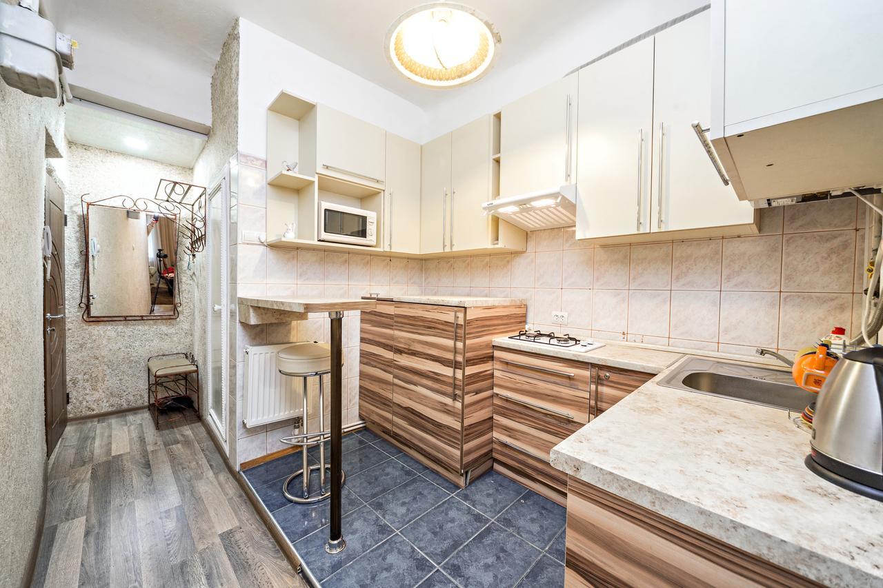 Apartment In A City Center! Krakivska,34 ลวีฟ ภายนอก รูปภาพ